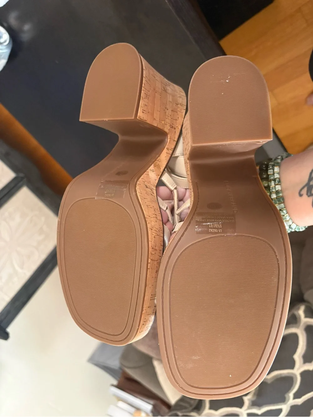 NEW Lucky Brand Cream Wedge Sandals with Yellow Daisy Accents